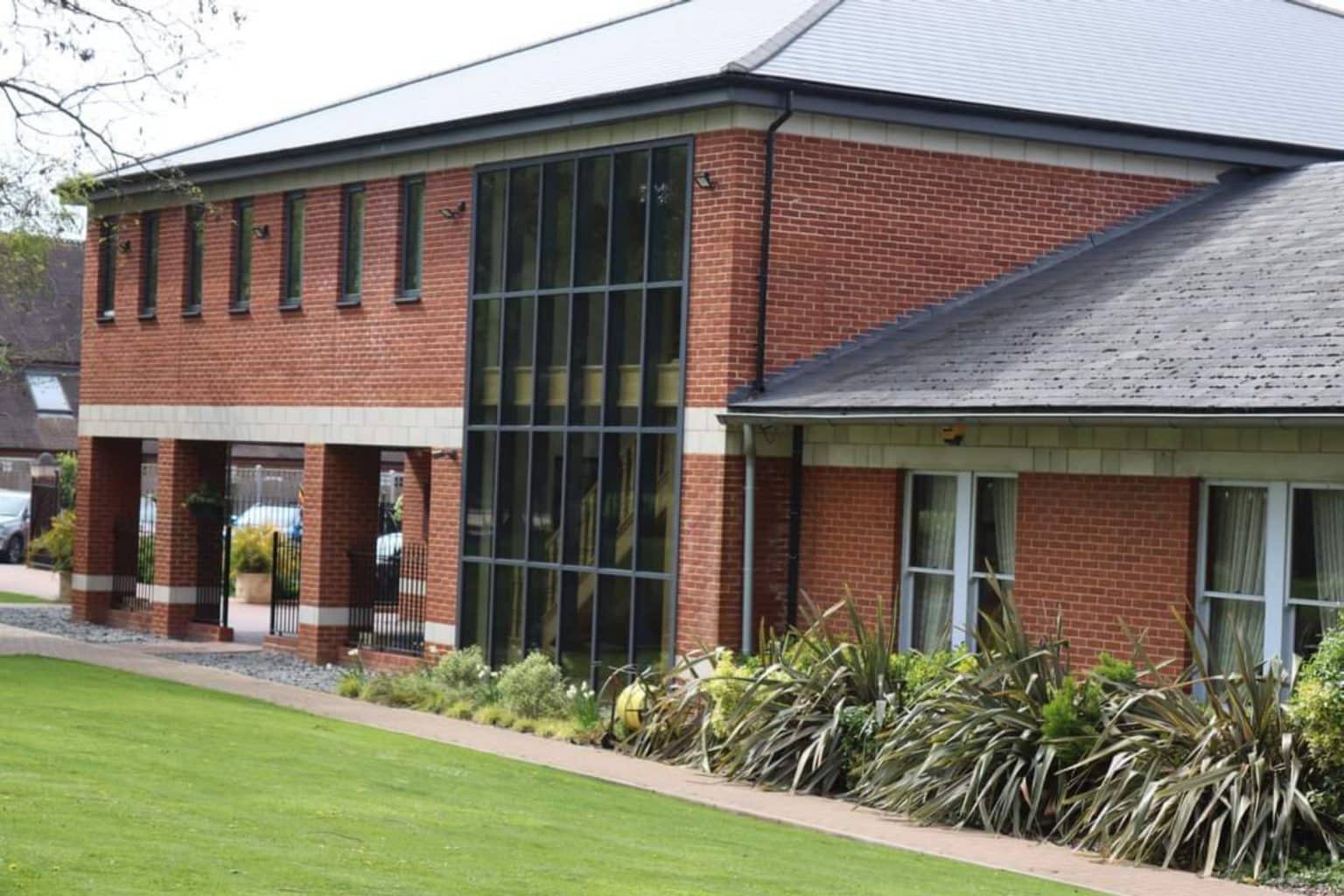 FUNERAL DIRECTORS BECKTON | T CRIBB & SONS | BECKTON